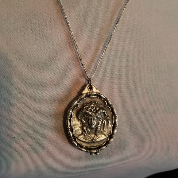 relisted -Vintage slide locket necklace Victorian lady silver tone - Picture 15 of 17